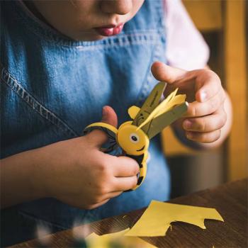 Fiskars Animals Kinderschere 13cm Motiv Biene 4+